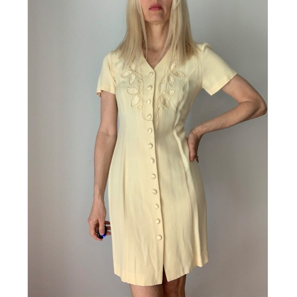 Vintage 90s Pale Yellow Pastel Button-Dowm Floral Embroidered Mini Dress… - Picture 9 of 13